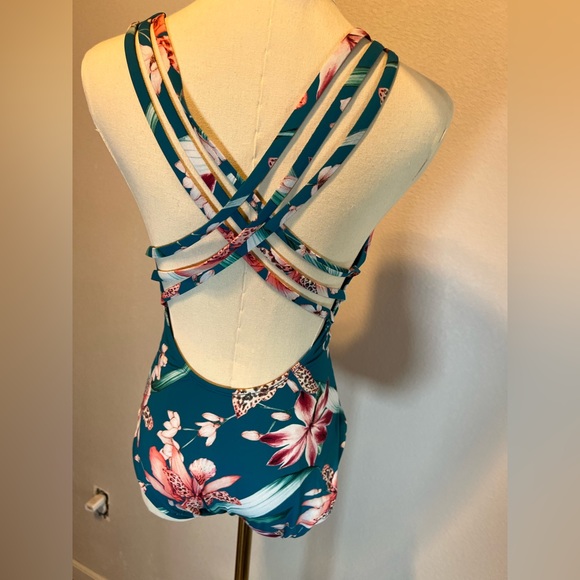 La Blanca Multi-Strap Cross-Back One Piece - Picture 5 of 6